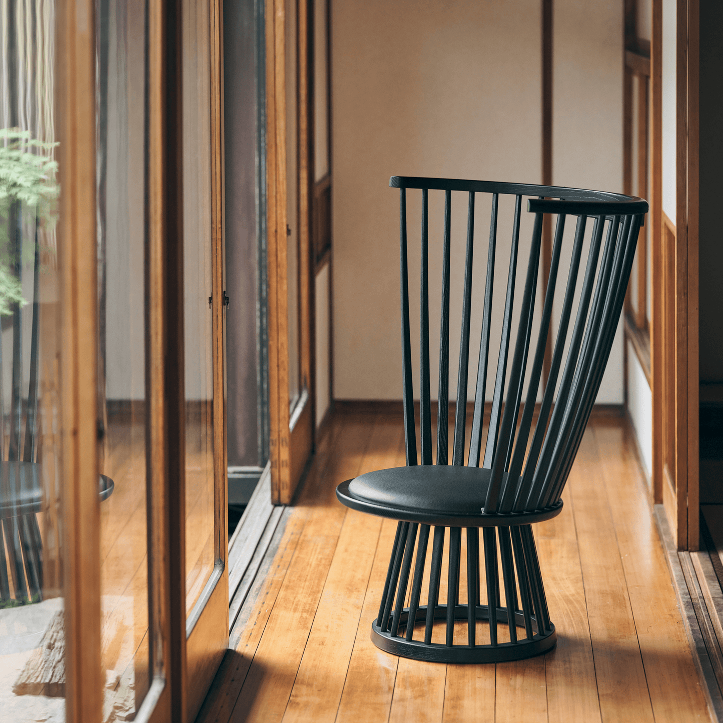 FAN CHAIR BLACK