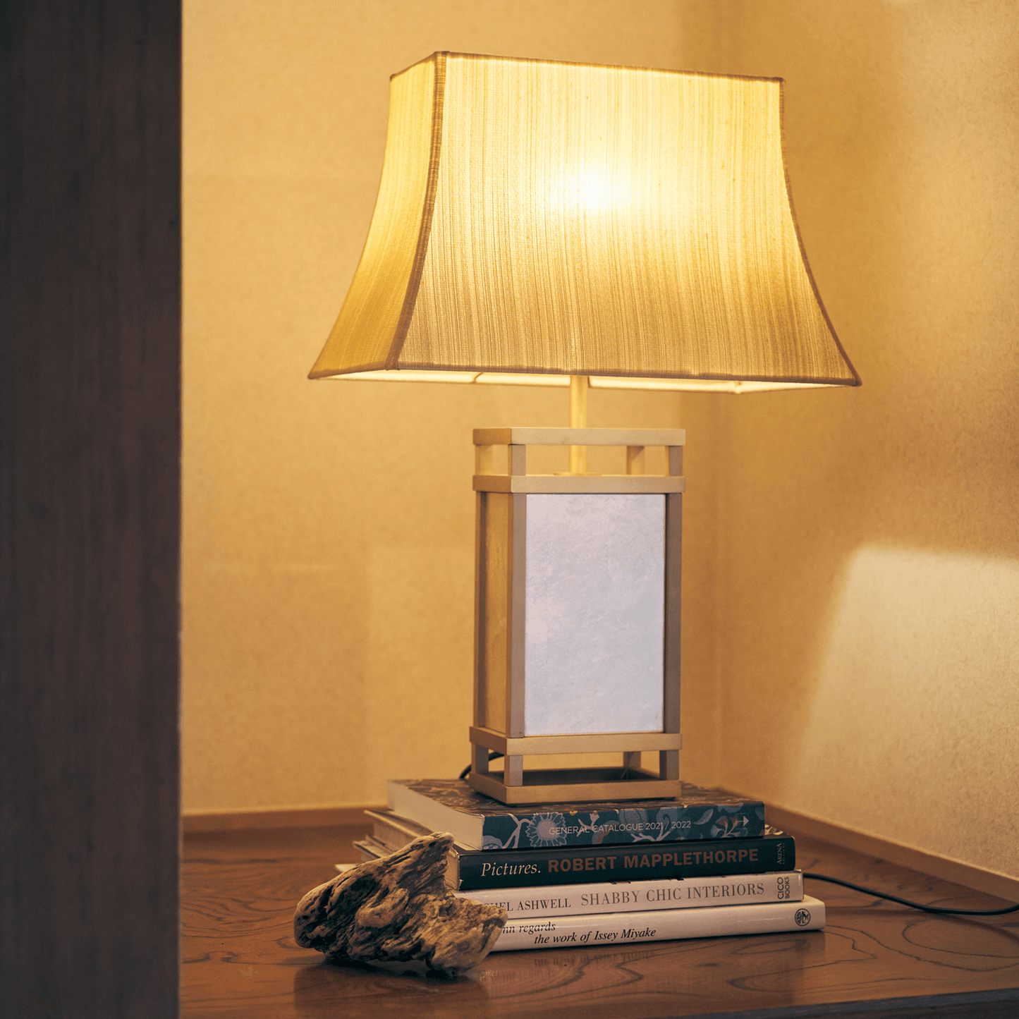DONNA TABLE LAMP